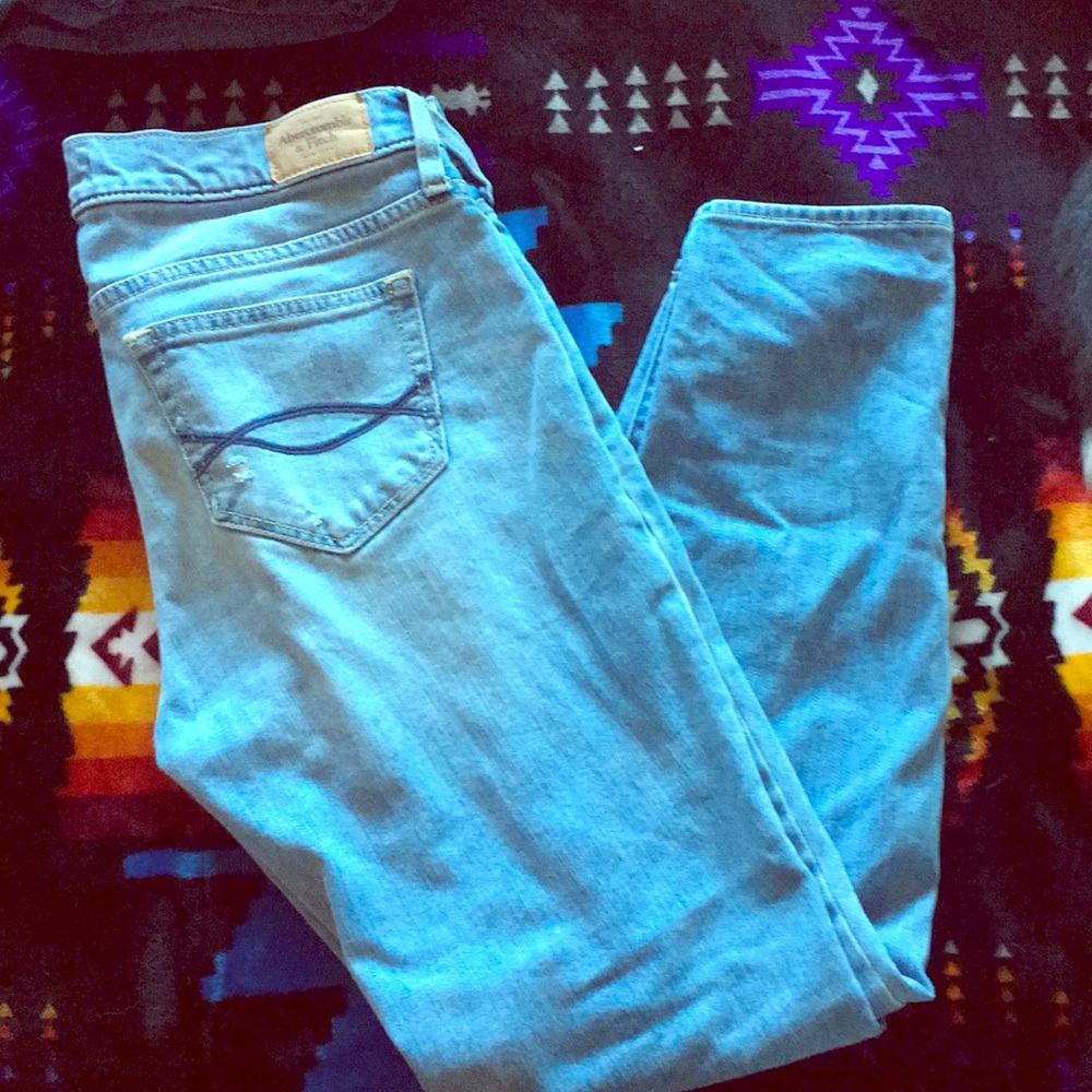 A&F distressed boyfriend jeans 0